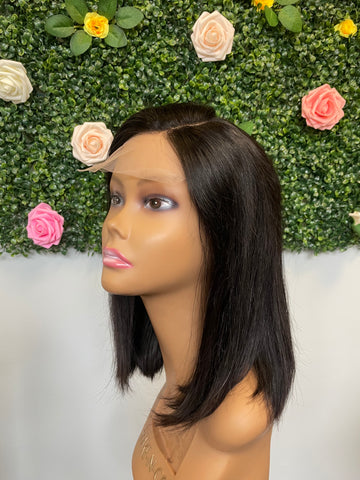 STRAIGHT BLACK  CLOSURE BOB WIG
